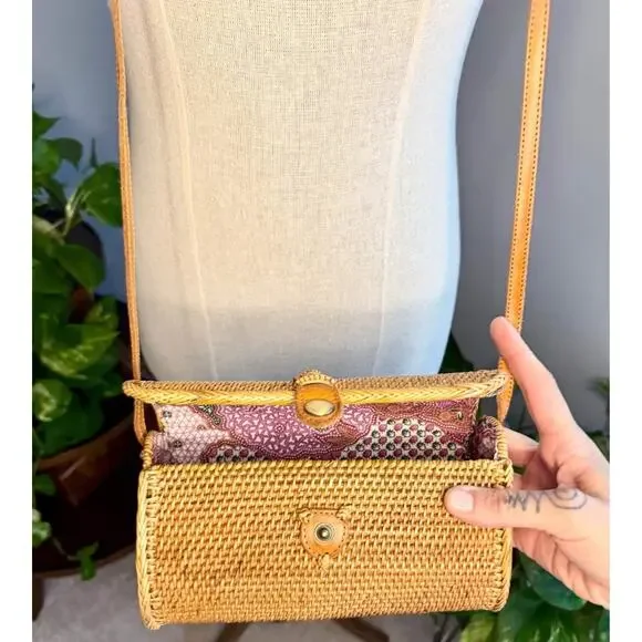 Vintage Bali Rattan and Leather Envelope Crossbody Bag - Picture 7 of 10
